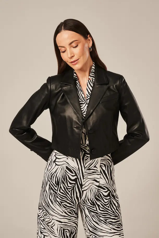 Elvane - Women's Cropped Black Leather Blazer