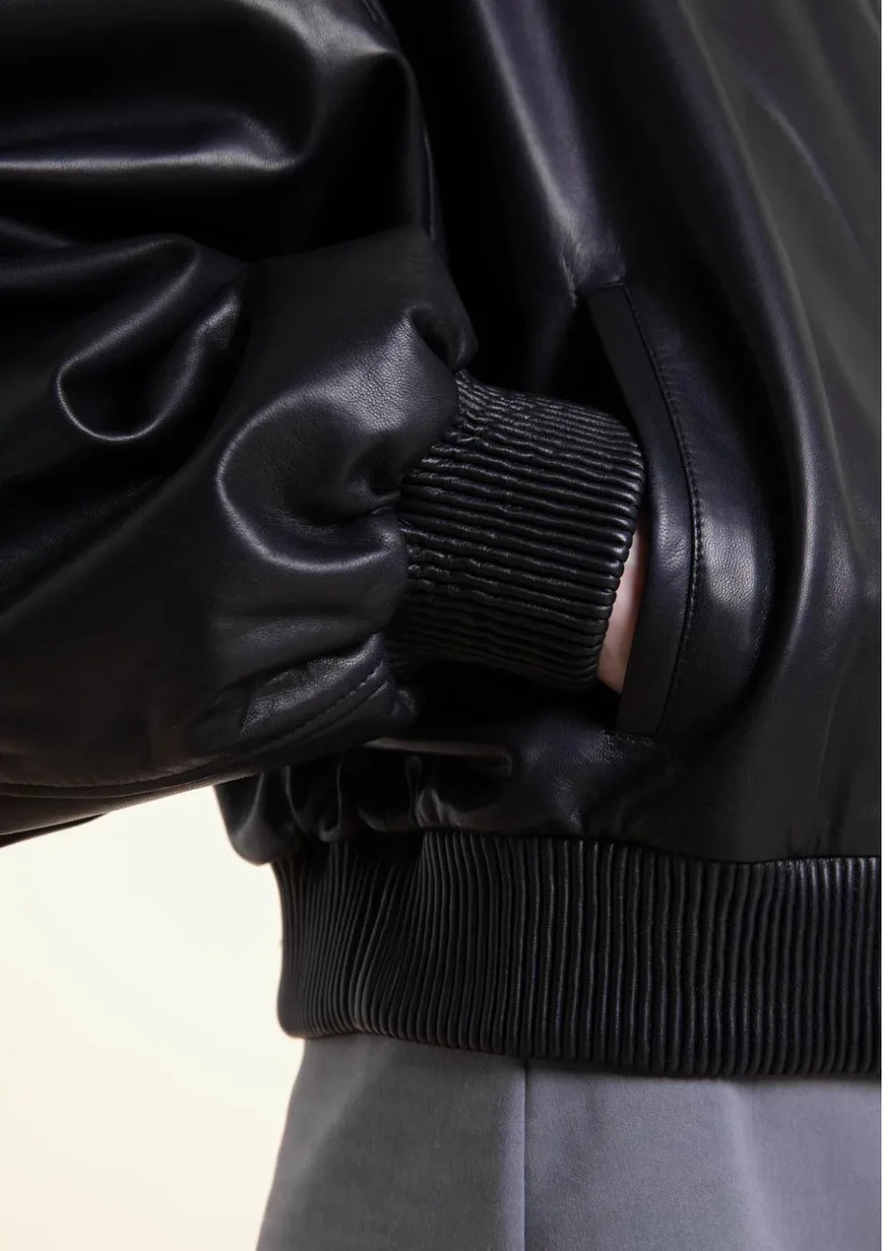 Viona - Women’s Black Oversized Leather Bomber Jacket